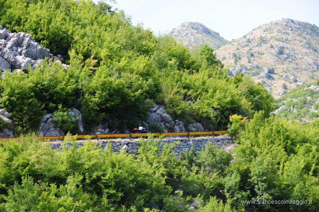 Verso Virpazar costeggiando  Il  lago Skadar131DSC_2666.JPG